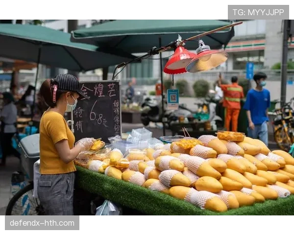 施洋今晚那个神操作，感觉就像明星突然跑到街边摆摊干起代言了！