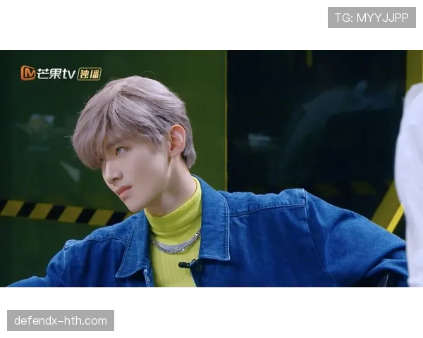 孙准浩在韩国喝个咖啡都要被拍，这哪是球员啊简直顶流爱豆