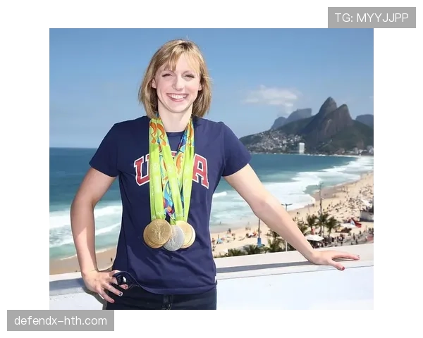 凯蒂·莱德基凌晨四点泳池边啃鸡胸肉的样子，真的有人能坚持十年吗